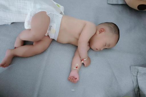宜都宝宝老打喷嚏怎么办